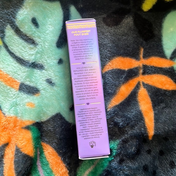 Too Faced Lip Injection Maximum Plump Strength Plumper Gloss -blueberry buzz - Picture 4 of 6